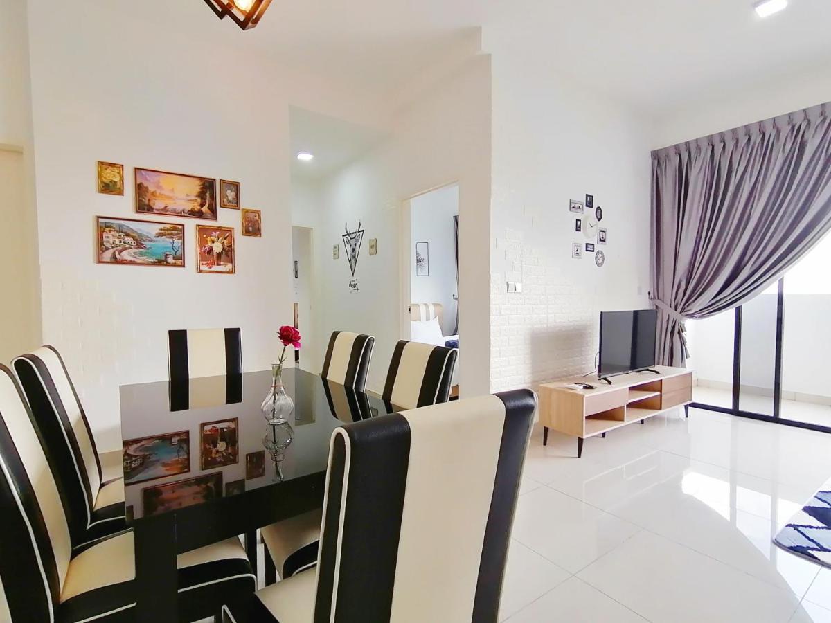 Meridin@Medini#3 Apartman Nusajaya  Kültér fotó
